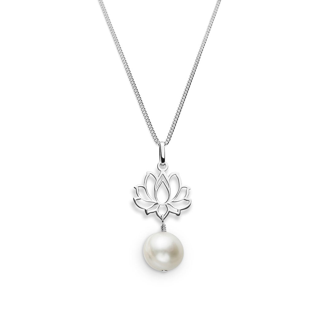 COLLAR CON DIJE FLOR DE LOTO CON PERLA