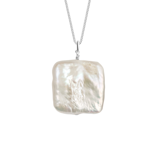 COLLAR CON DIJE SENCILLO PERLA CUADRADA BARROCO